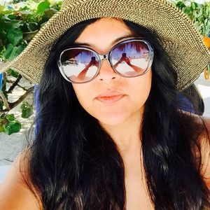 Meet your Posher, Nita